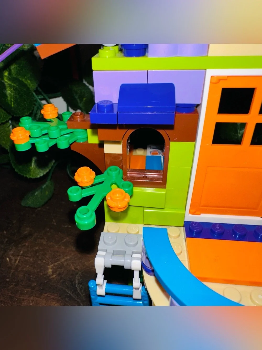Lego Friends Mia’s Tree House 41335